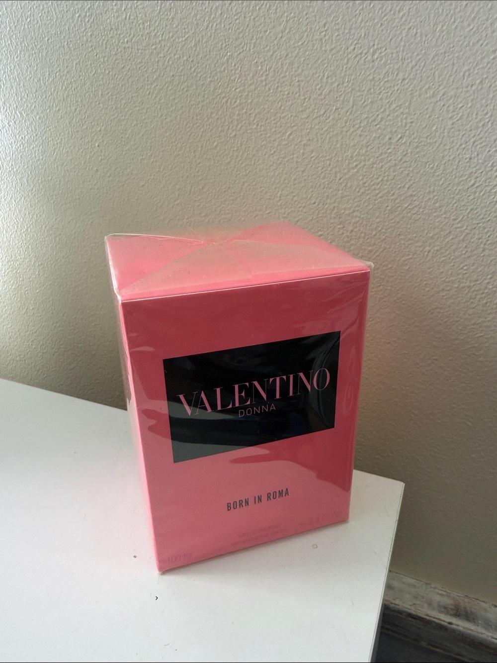 Valentino Donna Pink Box with Black Logo Panel